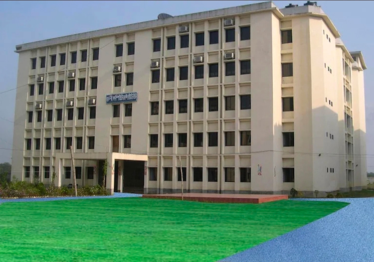 &lsquo;ফেনীর মেয়ে খালেদা, গর্ব মোদের আলাদা&rsquo;