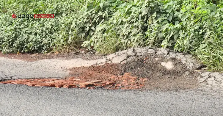 লাইফলাইন যখন ‘ডেথ ট্র্যাপ’: ফেনীর ২৭ কিলোমিটার পথ যেন আতঙ্কের করিডোর