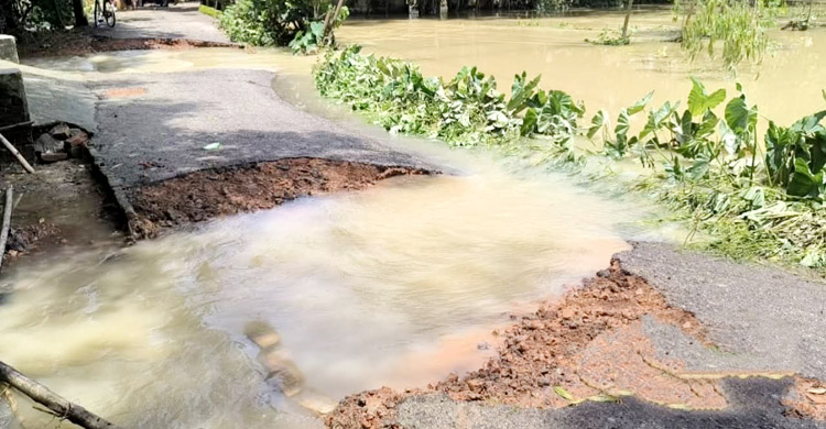 ফেনীতে বন্যা পরিস্থিতির উন্নতি, ধীরগতিতে কমছে পানি