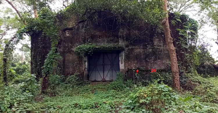 একসময়ের কর্মমুখর কারখানা এখন ‘ভুতুড়ে বাড়ি’