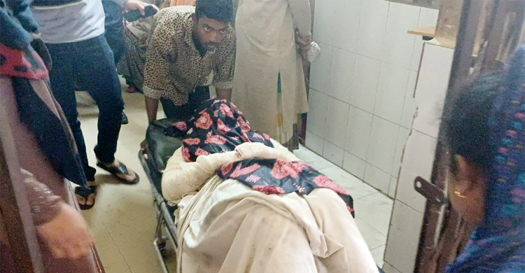 ফেনীতে দগ্ধ অবস্থায় কলেজছাত্রীকে উদ্ধার, পাঠানো হলো ঢাকায়