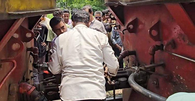 সাড়ে তিন ঘণ্টা পর ফেনী ছাড়ল মেঘনা এক্সপ্রেস