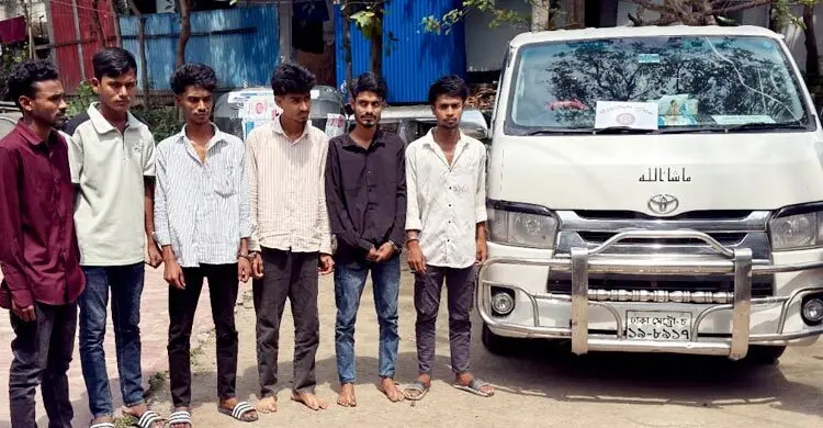 প্রেমের জেরে ডিবি সেজে তরুণীকে অপহরণচেষ্টা