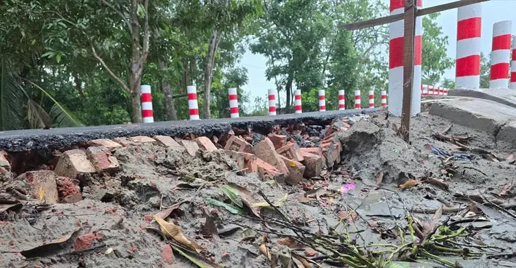 উদ্বোধনের আগেই ধসে পড়ছে ৩ কোটি টাকার সড়ক-সেতু