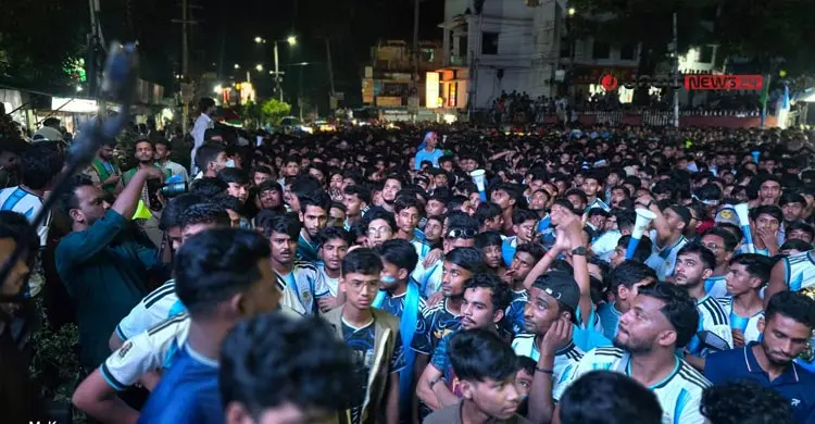 ফেনীর চার জায়ান্ট স্ক্রিন প্রাঙ্গণে বিষাদের ছায়া