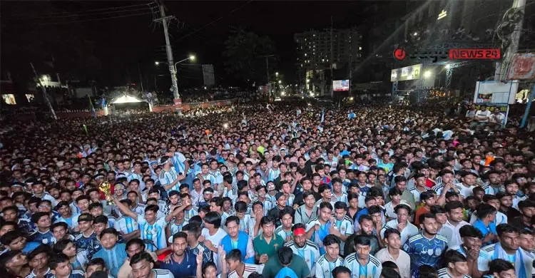 ফেনীর চার জায়ান্ট স্ক্রিন প্রাঙ্গণে বিষাদের ছায়া