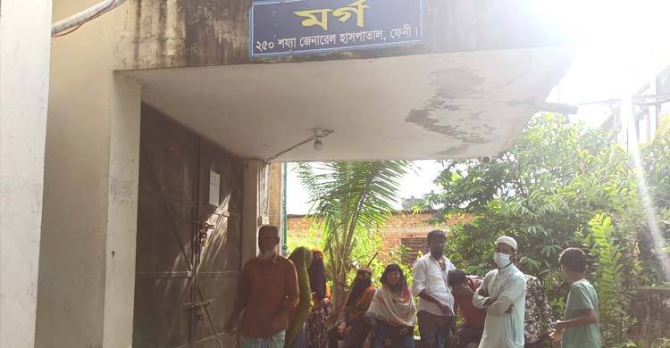 চলন্ত ট্রেনের ছাদ থেকে পড়ে প্রাণ গেলো যুবকের