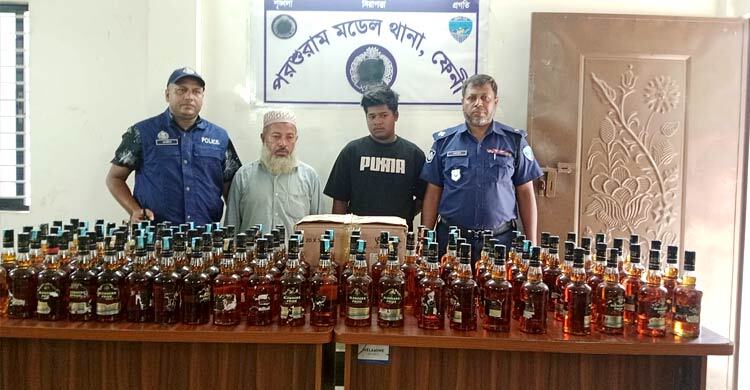 ফেনীতে অ্যাম্বুলেন্সে মিললো ১১৭ বোতল ভারতীয় মদ