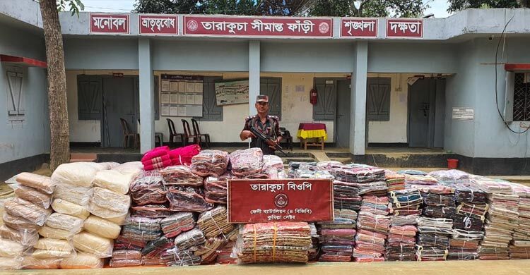 ফেনীতে বিপুল পরিমাণ ভারতীয় শাড়ি-থ্রিপিস জব্দ