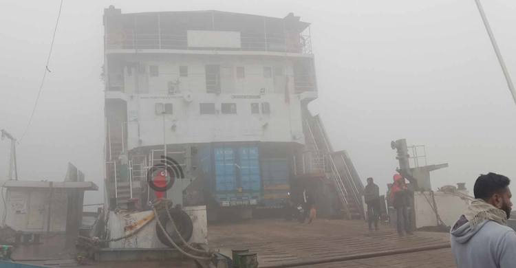 সাড়ে ৭ ঘণ্টা পর শরীয়তপুর-চাঁদপুর রুটে ফেরি চলাচল শুরু