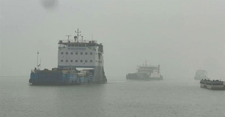 পৌনে ৭ ঘণ্টা পর দৌলতদিয়া–পাটুরিয়ায় ফেরি চলাচল শুরু