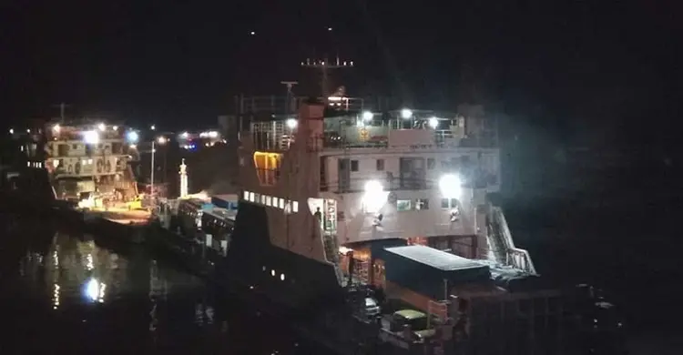 সোয়া ঘণ্টা পর দৌলত‌দিয়া-পাটু‌রিয়া ফে‌রি চলাচল শুরু