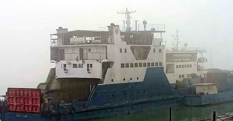 পাটুরিয়া-আরিচা ফেরি চলাচল বন্ধ, যানবাহনের দীর্ঘ সারি