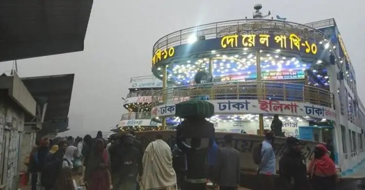 Launch services suspended from Sadarghat due to dense fog