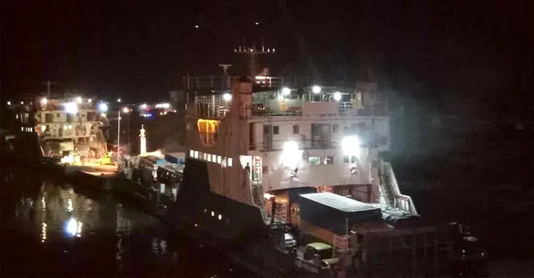 দৌলতদিয়া-পাটুরিয়া রুটে ফেরি চলাচল শুরু