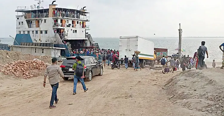 পাটুরিয়া-দৌলতদিয়ায় ফেরি-লঞ্চ চলাচল শুরু