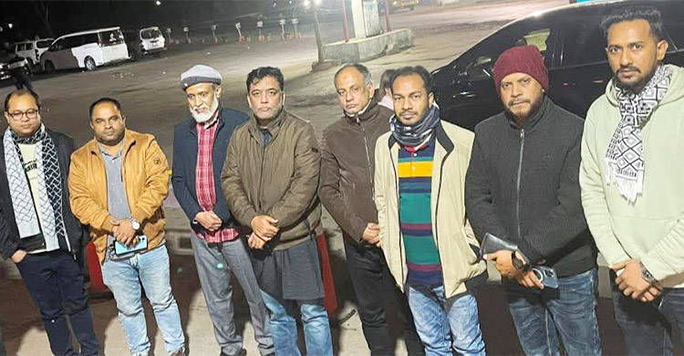 ফেনীজুড়ে দোয়া-কোরআন খতম, ঢাকার পথে হাজারো মানুষ