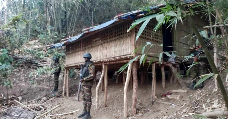 ইউপিডিএফের আস্তানায় সেনাবাহিনীর অভিযান, গোলাবারুদ উদ্ধার