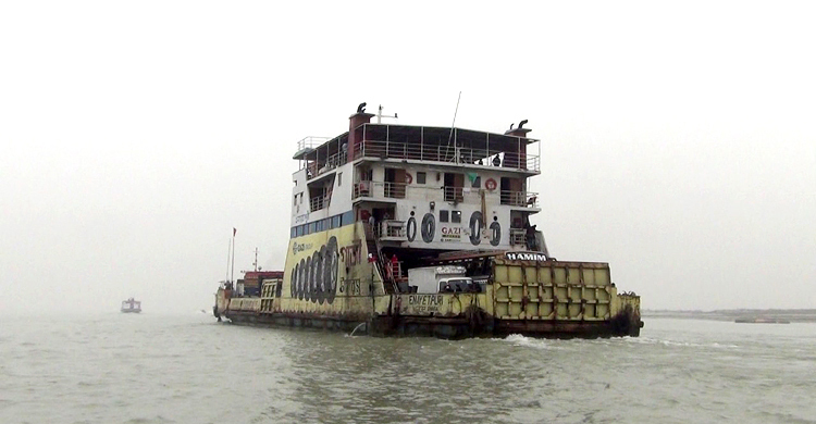 ৩ ঘণ্টা পর দৌলতদিয়া-পাটুরিয়ায় ফেরি চলাচল শুরু