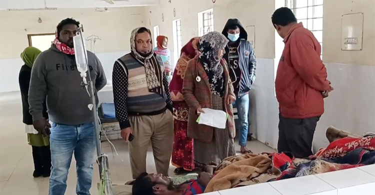 আগুন পোহাতে গিয়ে দগ্ধ দিনমজুর