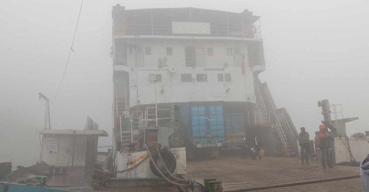 কুয়াশায় শরীয়তপুর-চাঁদপুর রুটে ফেরি বন্ধ