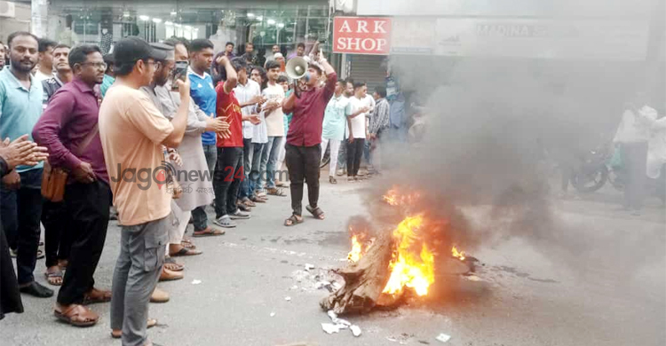 ব্লকেড সরিয়ে নিন, রাজপথের একপাশে অবস্থান করুন: নাহিদ