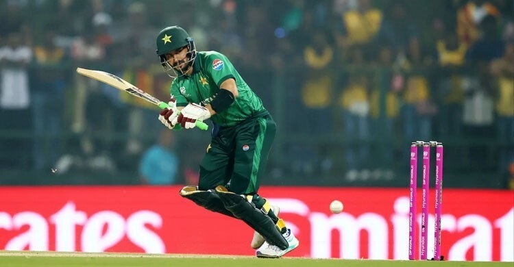 Pakistan102 without loss in powerplay against Sri Lanka