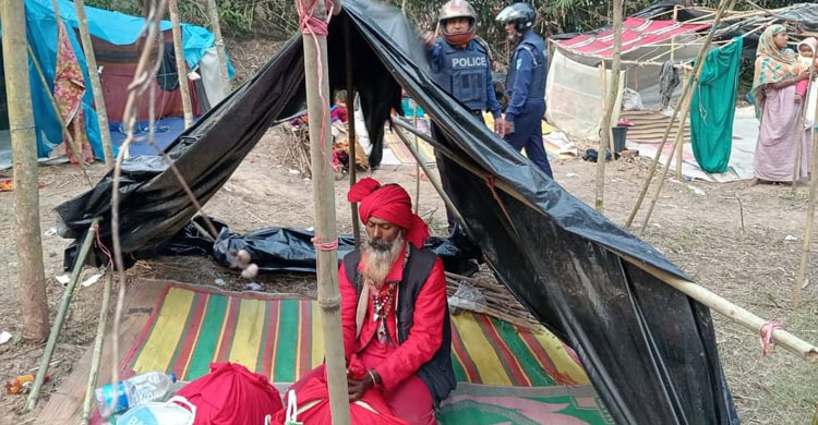 ফাইলা পাগলার মেলা: গাঁজা বিক্রির অর্ধশতাধিক খুপরি উচ্ছেদ