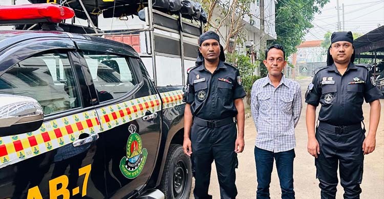 ফেনীতে ট্রেনের ধাক্কায় ৬ জন নিহত: গেটম্যান সাইফুল গ্রেফতার