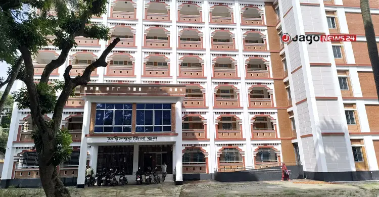 পল্লীকবির স্মৃতিবিজড়িত ফরিদপুর জিলা স্কুলে নেই আধুনিকতার ছোঁয়া