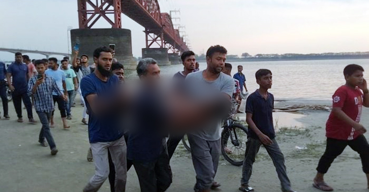 ৫ বন্ধুর সঙ্গে পদ্মায় গোসলে নেমে প্রাণ হারালো কিশোর