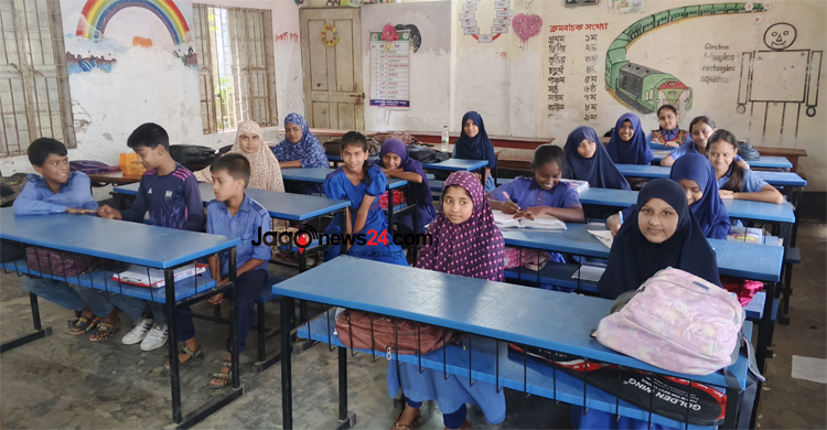 সারাদিন খেলাধুলা করে বাড়ি ফিরে গেলো শিক্ষার্থীরা