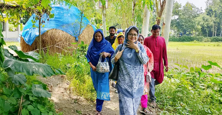 আশাবাদী কনকচাঁপা, বসে নেই অন্যরা