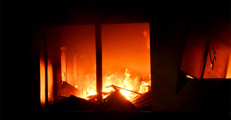 জাতীয় পার্টির কেন্দ্রীয় কার্যালয়ে ফের ভাঙচুর-অগ্নিসংযোগ