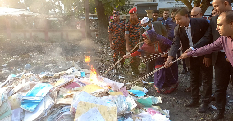 আদালতের ৪ হাজার মামলার নথি পুড়িয়ে ধ্বংস