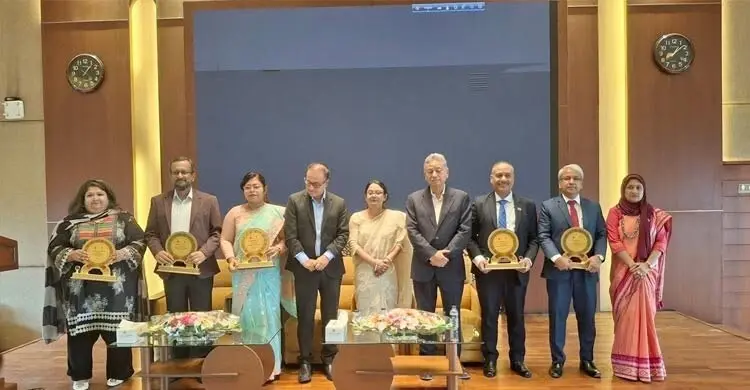 উদ্ভাবনী উদ্যোগে শ্রেষ্ঠ নির্বাচিত আর্থিক প্রতিষ্ঠান বিভাগের ৫ দপ্তর