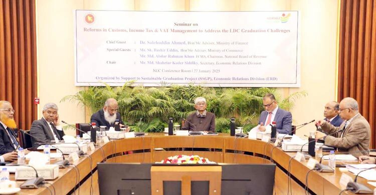 টেবিলের নিচে টাকা দেওয়ার চেয়ে বাড়তি ভ্যাট ভালো: অর্থ উপদেষ্টা