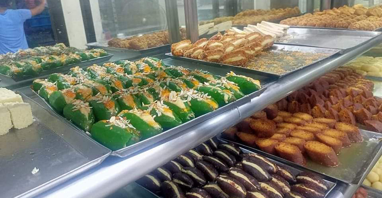 ভাইরাল সেই পটোল মিষ্টির দোকানে অভিযান, ৩০ হাজার টাকা জরিমানা