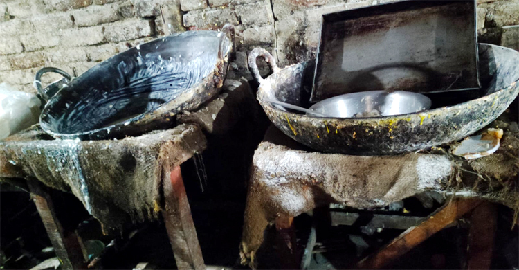 অস্বাস্থ্যকর পরিবেশে খাবার তৈরি করে জরিমানা গুনলো ৪ প্রতিষ্ঠান