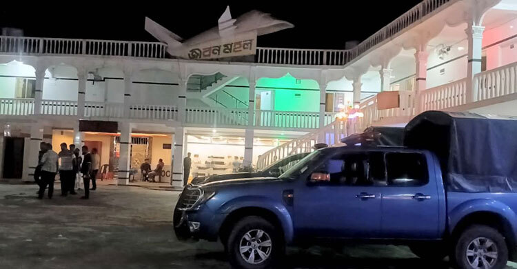 রিসোর্ট থেকে ৭ নারী-পুরুষ আটক, মালিককে লাখ টাকা জরিমানা