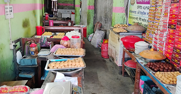 মেয়াদোত্তীর্ণ কীটনাশক-অপরিচ্ছন্ন মিষ্টি, ২ প্রতিষ্ঠানকে জরিমানা