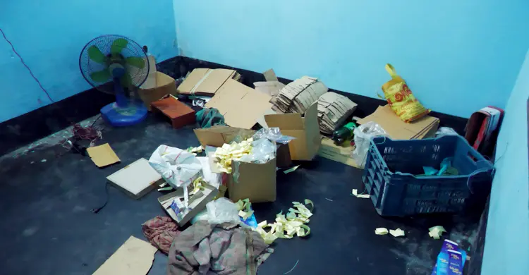 ‎ঝিনাইদহে নকল প্রসাধনী তৈরির কারখানায় অভিযান, লাখ টাকা জরিমানা