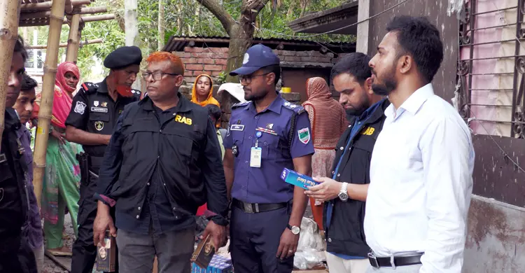 &lrm;ঝিনাইদহে নকল প্রসাধনী তৈরির কারখানায় অভিযান, লাখ টাকা জরিমানা