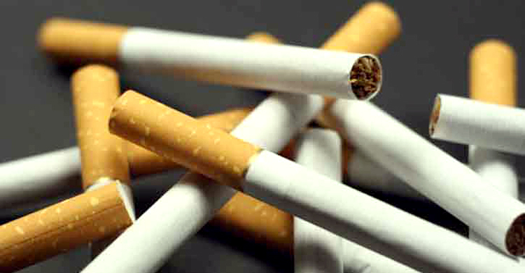 দুই প্যাকেট বেনসনে ৩০ টাকা বেশি নেওয়ায় জরিমানা ২০০০