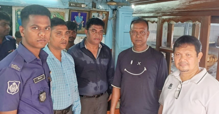 নারায়ণগঞ্জে আদর্শ মিষ্টান্ন ভাণ্ডারকে ২০ হাজার টাকা জরিমানা