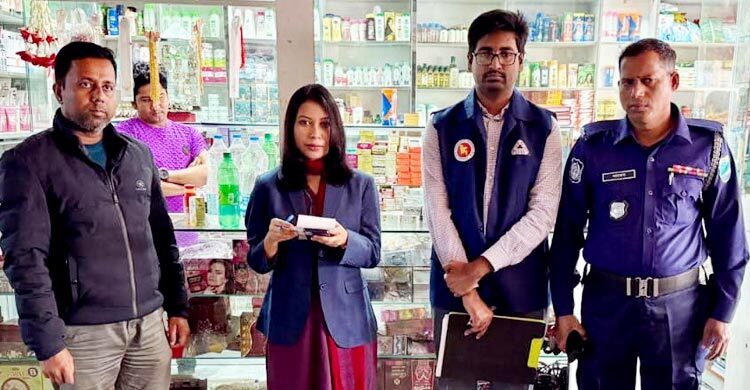 ফরিদপুরে মেয়াদোত্তীর্ণ ও নকল প্রসাধনী জব্দ, জরিমানা