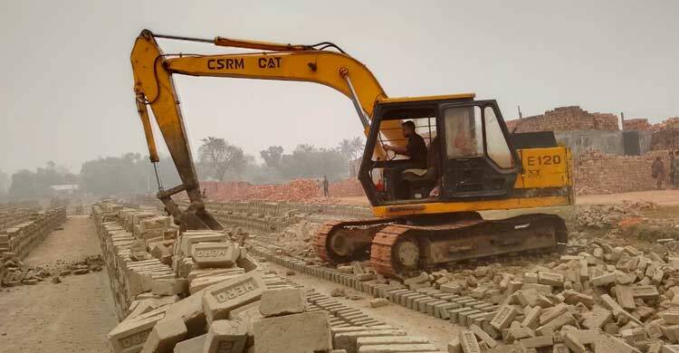 সিরাজগঞ্জে ইটভাটায় অভিযান, ১৮ লাখ টাকা জরিমানা