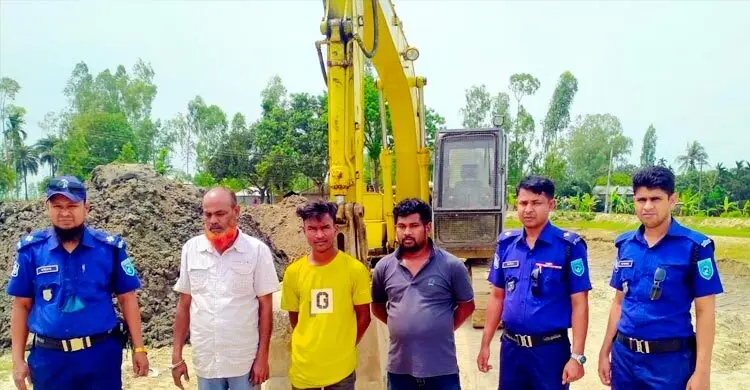 অবৈধভাবে মাটি কাটায় লাখ টাকা জরিমানা