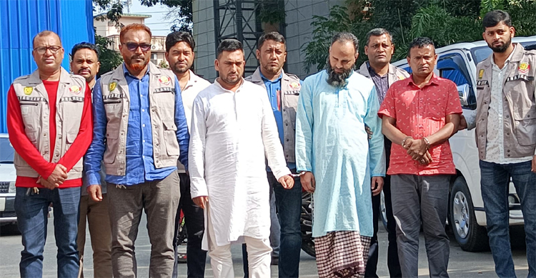 দেশীয় মোড়কে ভারতীয় চিনি বাজারে ছড়াতো তারা