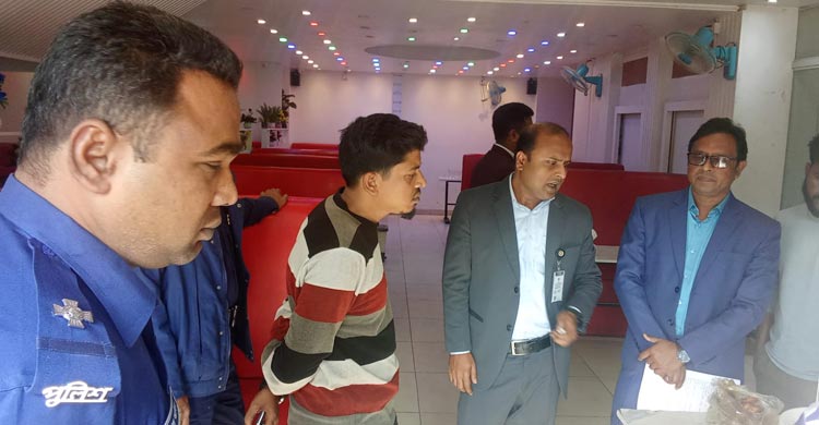 মেয়াদোত্তীর্ণ খাদ্য ও প্রসাধনী বিক্রি, ২ প্রতিষ্ঠানকে জরিমানা